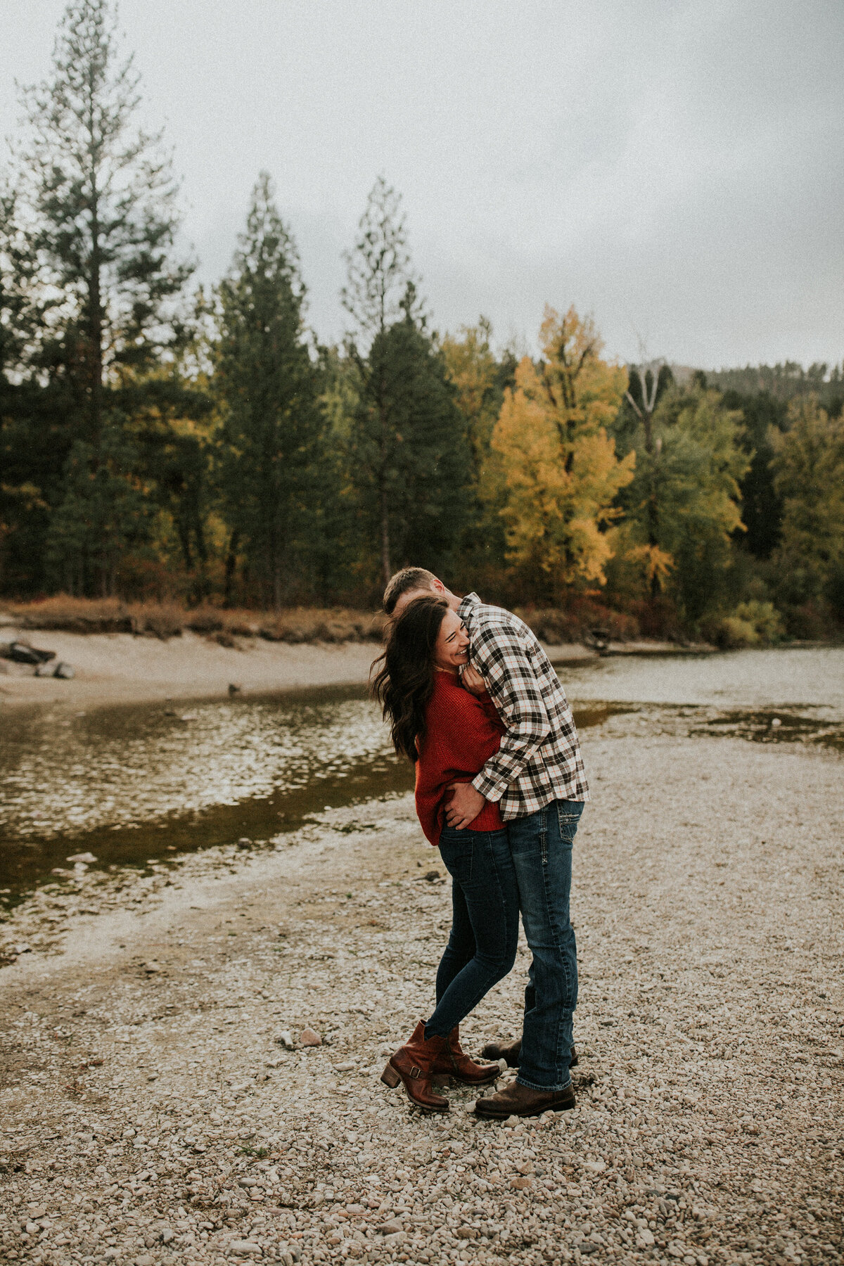 engagement-session-lake-and-forest-montana-18