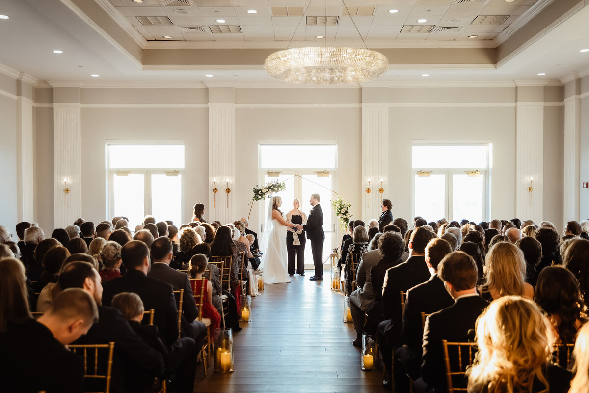 Nicole-Marcelle-Photography_038_glam-winter-wedding-newport-harbor-island-belcourt