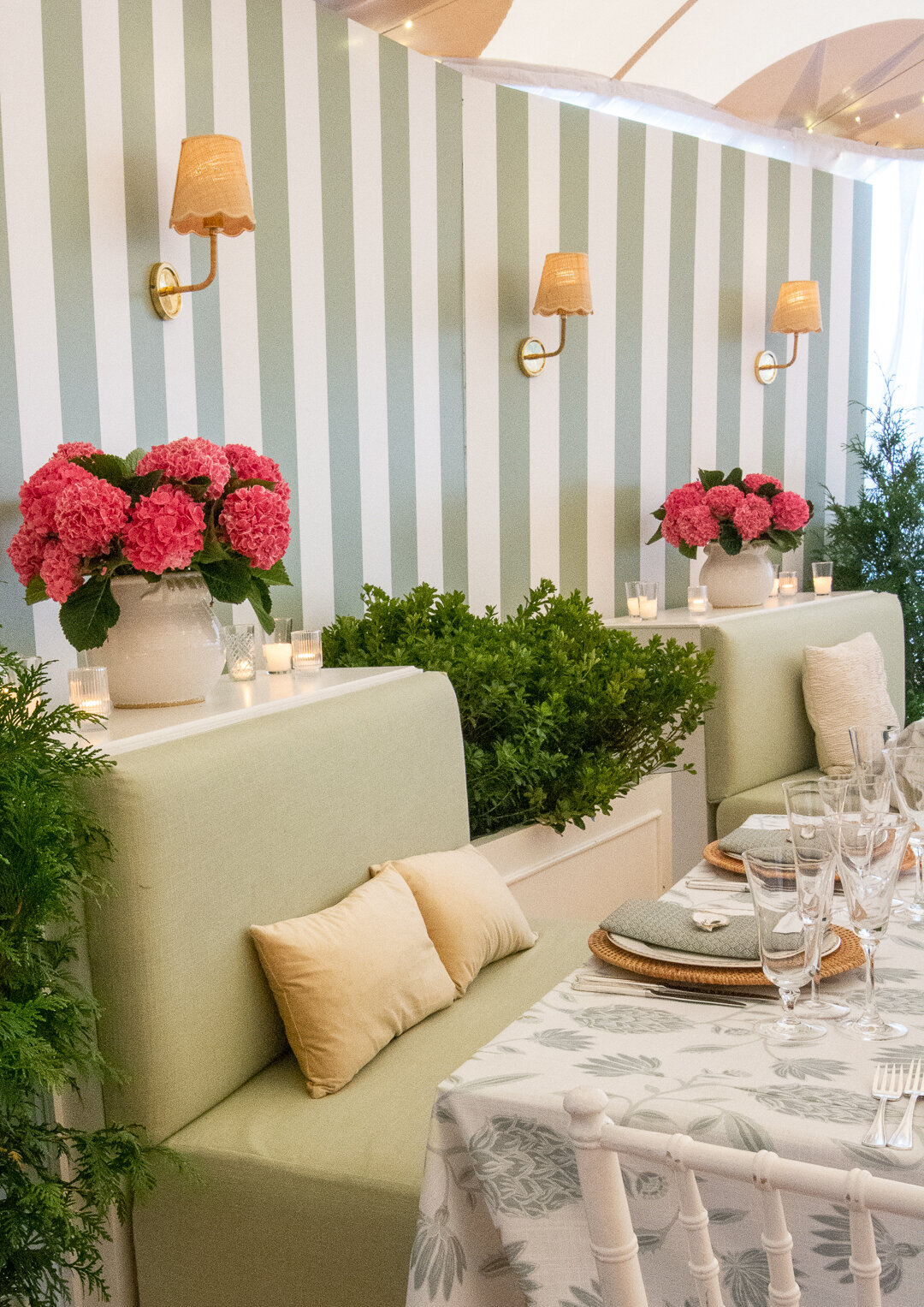 Custom Wall Facade, Larkspur wall sconce, Straight Banquette (4)