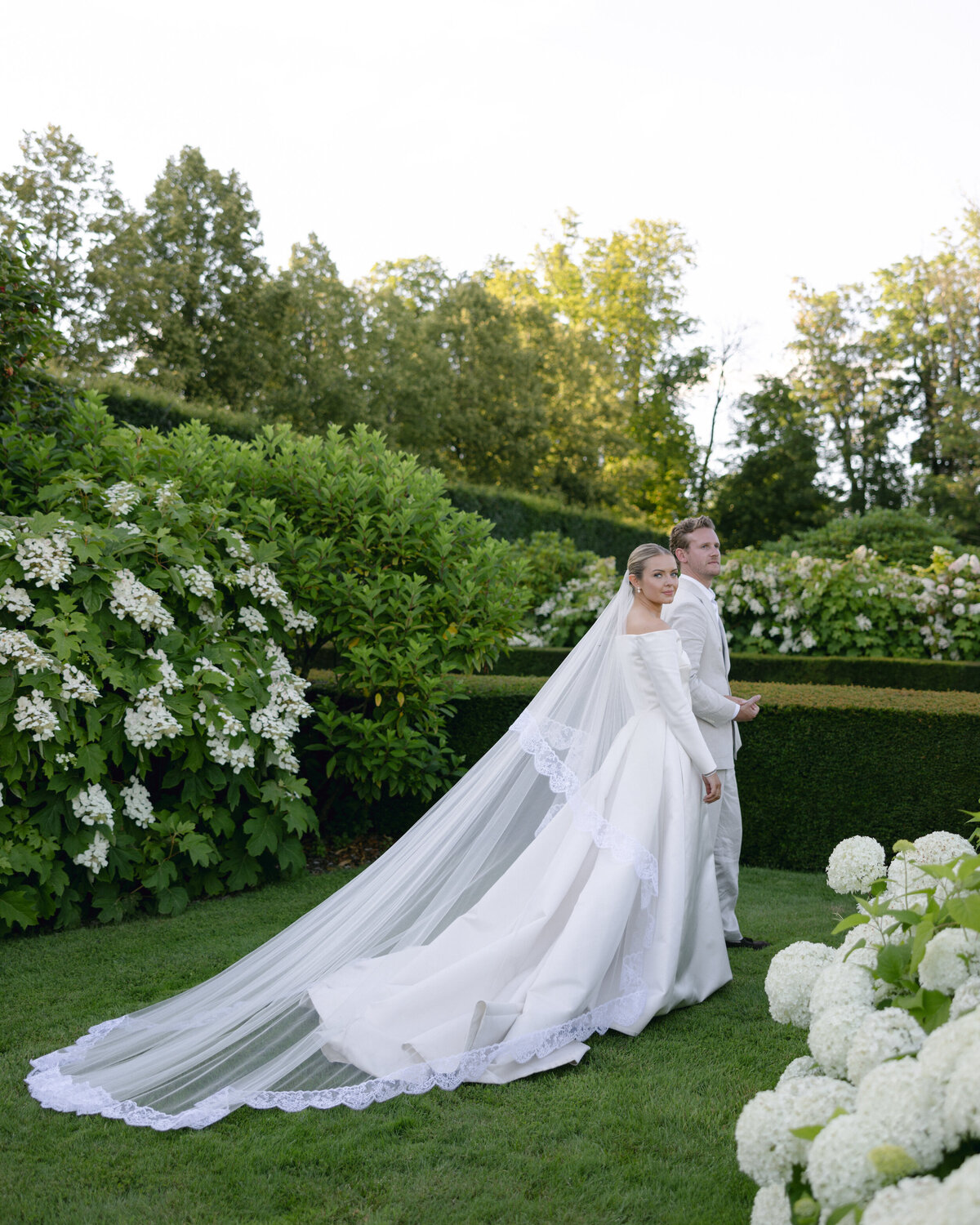 Chateau-de-Grand-Luce-wedding-florist-Floraison49