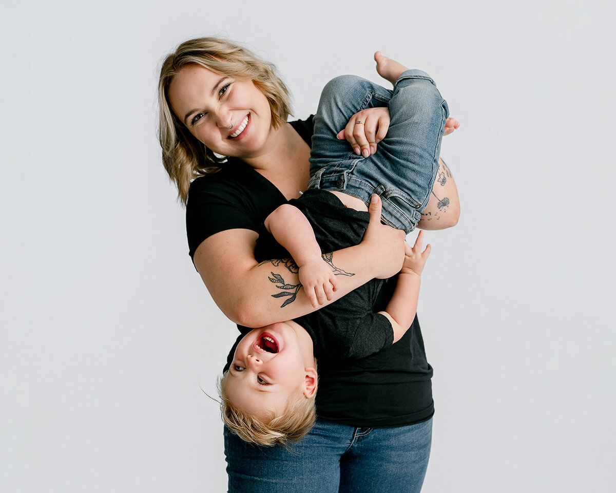 mom-baby-family-portrait