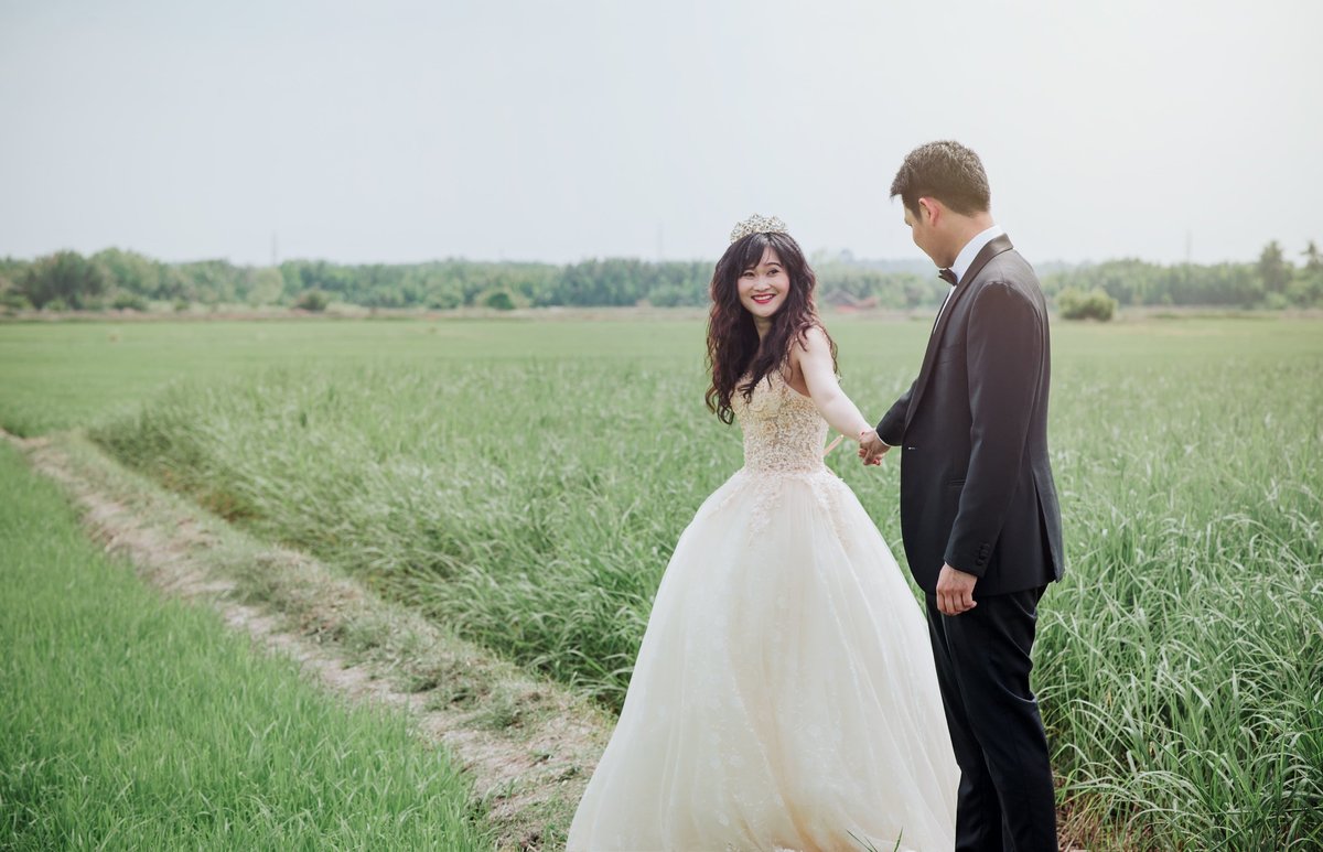 bride-celebration-countryside-752827-min