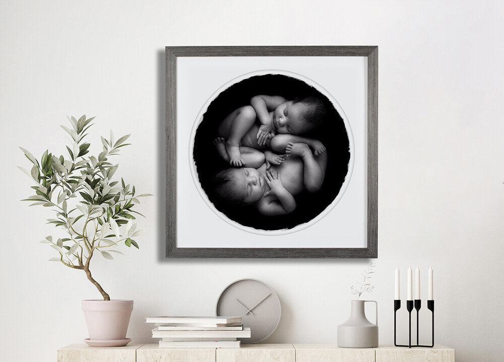 PRODUCTS_GREYFRAME_WALLART_TWINSBABIES