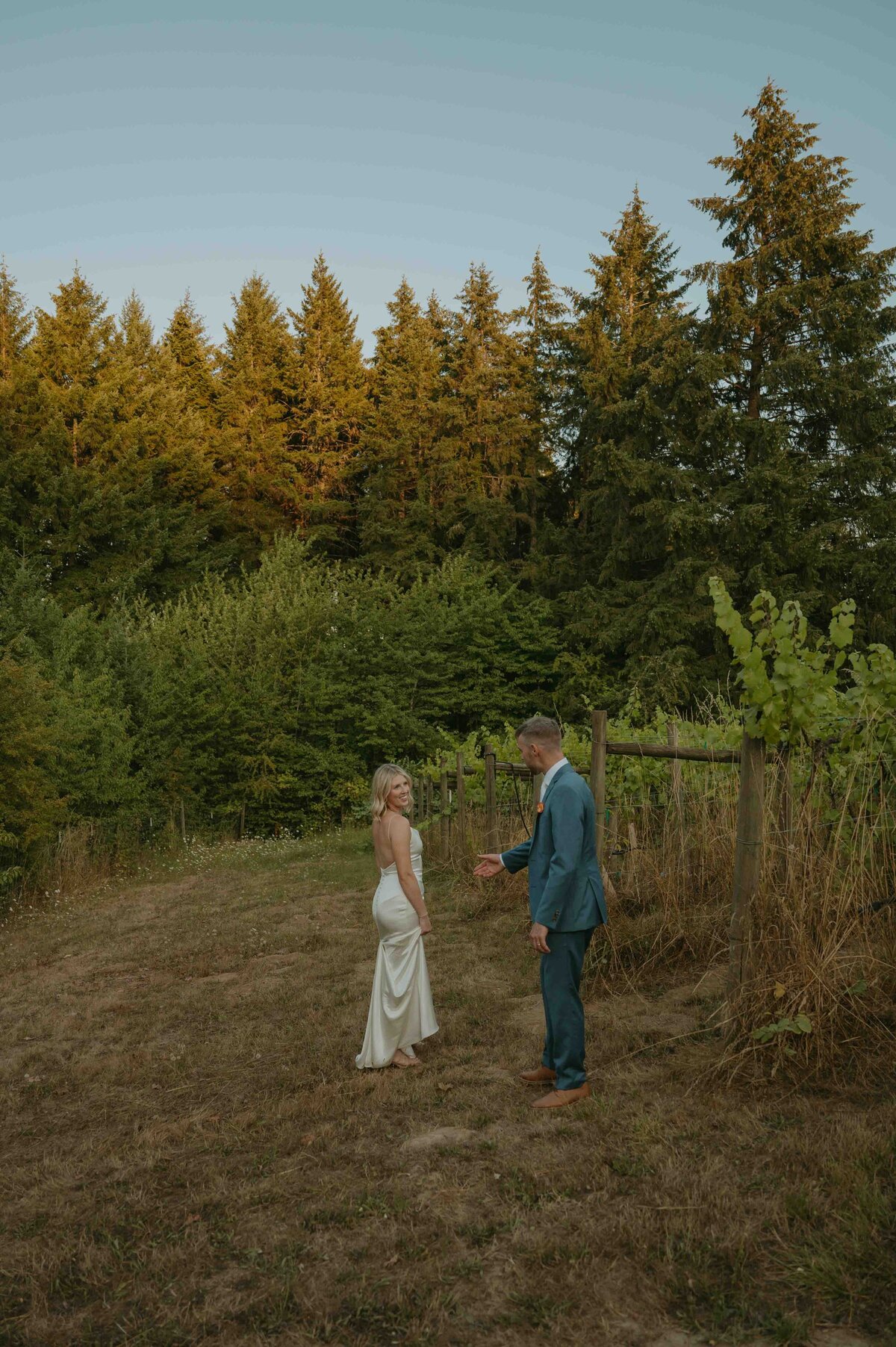Oregon-Vineyard-wedding-photos-61