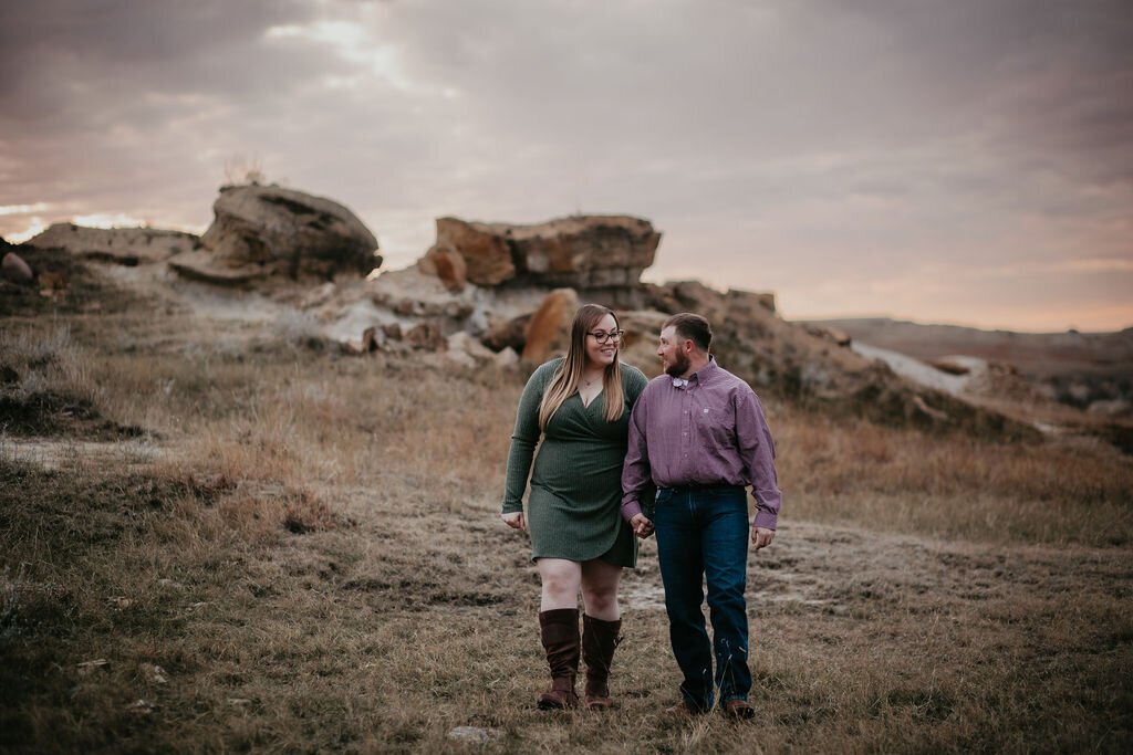 Couples photography in a beautiful setting in Montana