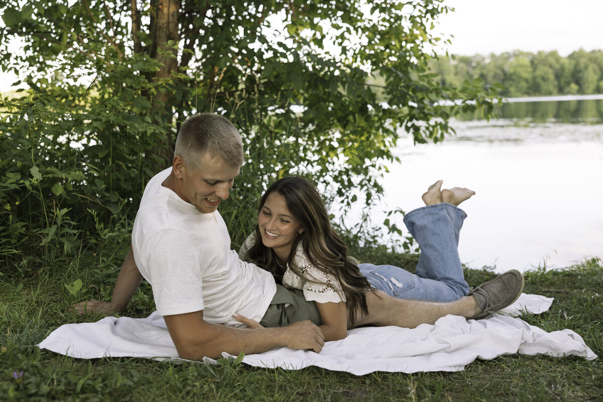 Wisconsin Couples Photographer Lake Session Destination Couples photographer_-50