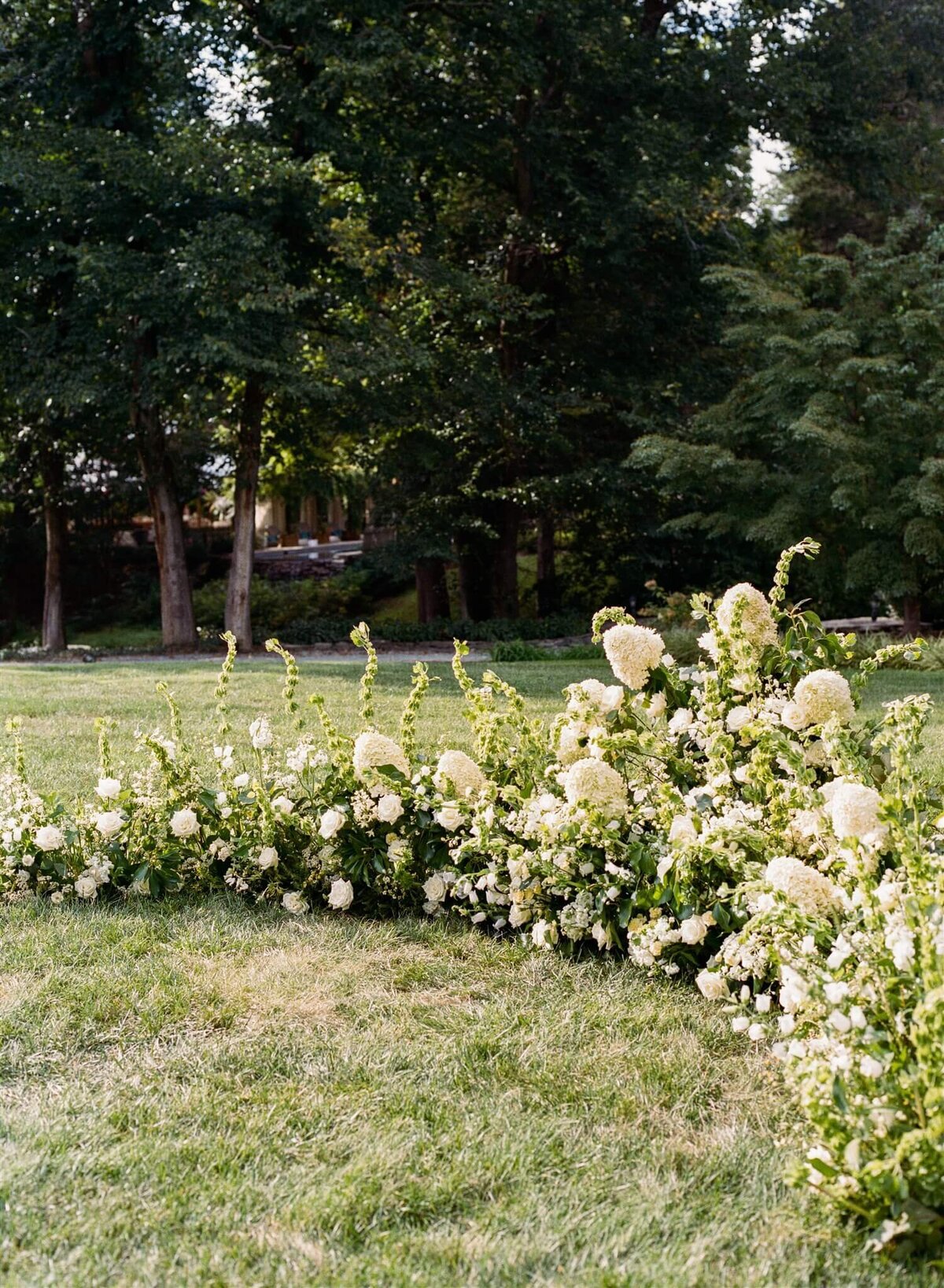 becca-gavin-springvale-floral-ceremony-decor