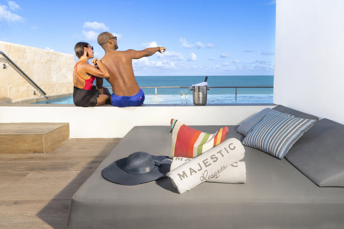 Gallery_Elegance-Club-Plunge-Pool-Suite-Ocean-Front-medium