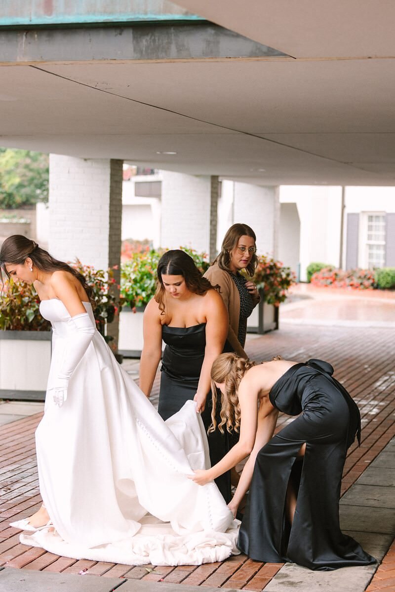 evansville-country-club-wedding-first-look-moment03