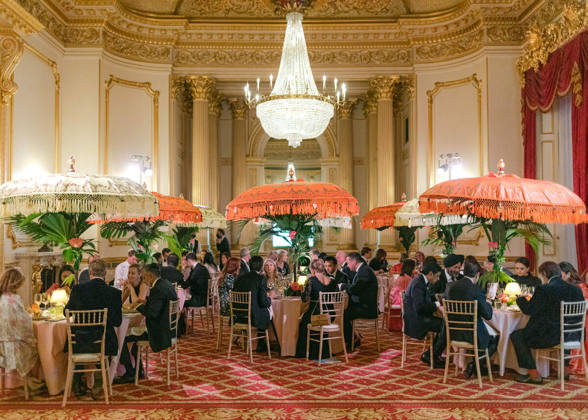 chloe-winstanley-events-lancaster-house-dinner-guests