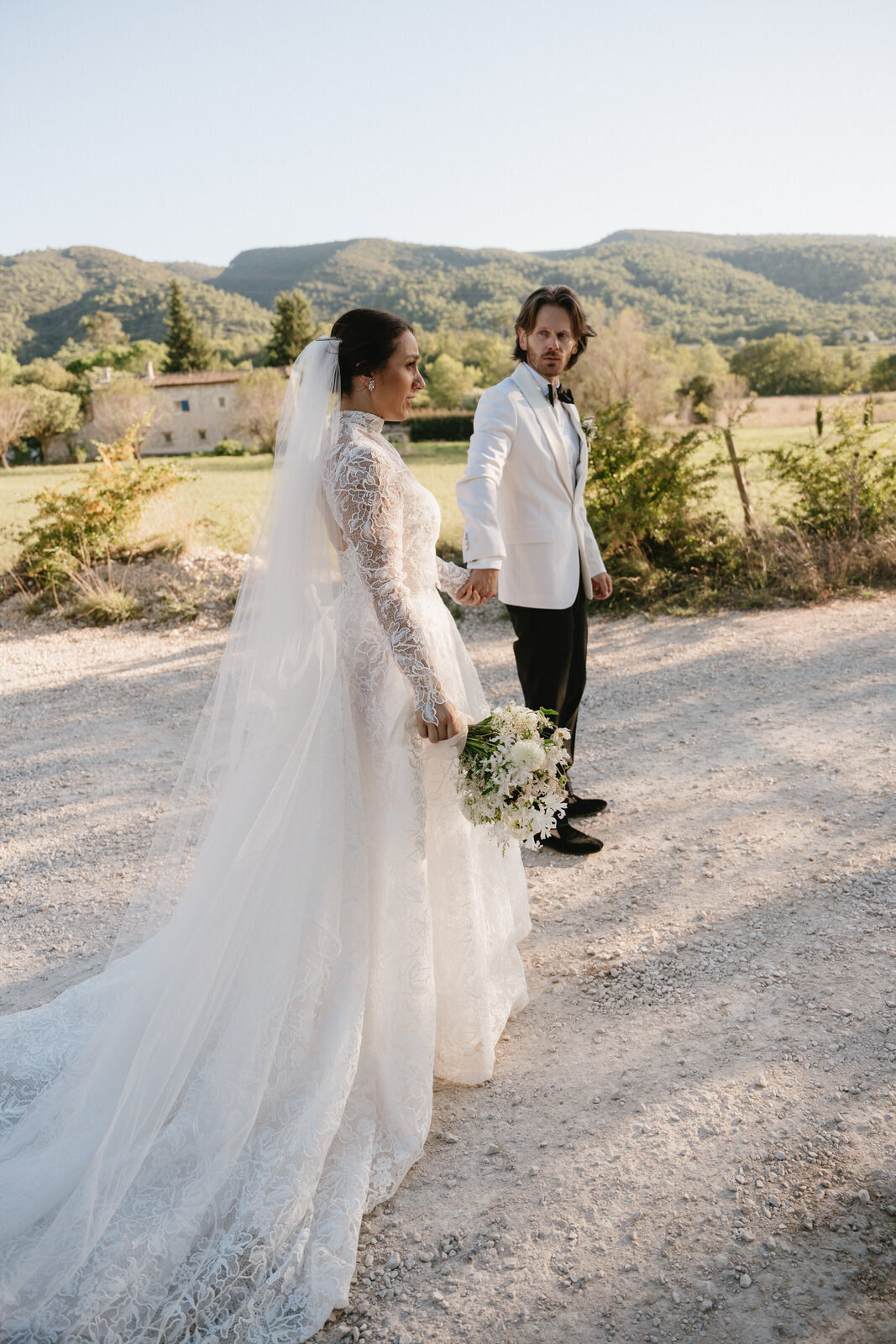 Flora_And_Grace_Provence_BastideDeMarie_Editorial_Wedding_Photographer (905 von 2213)