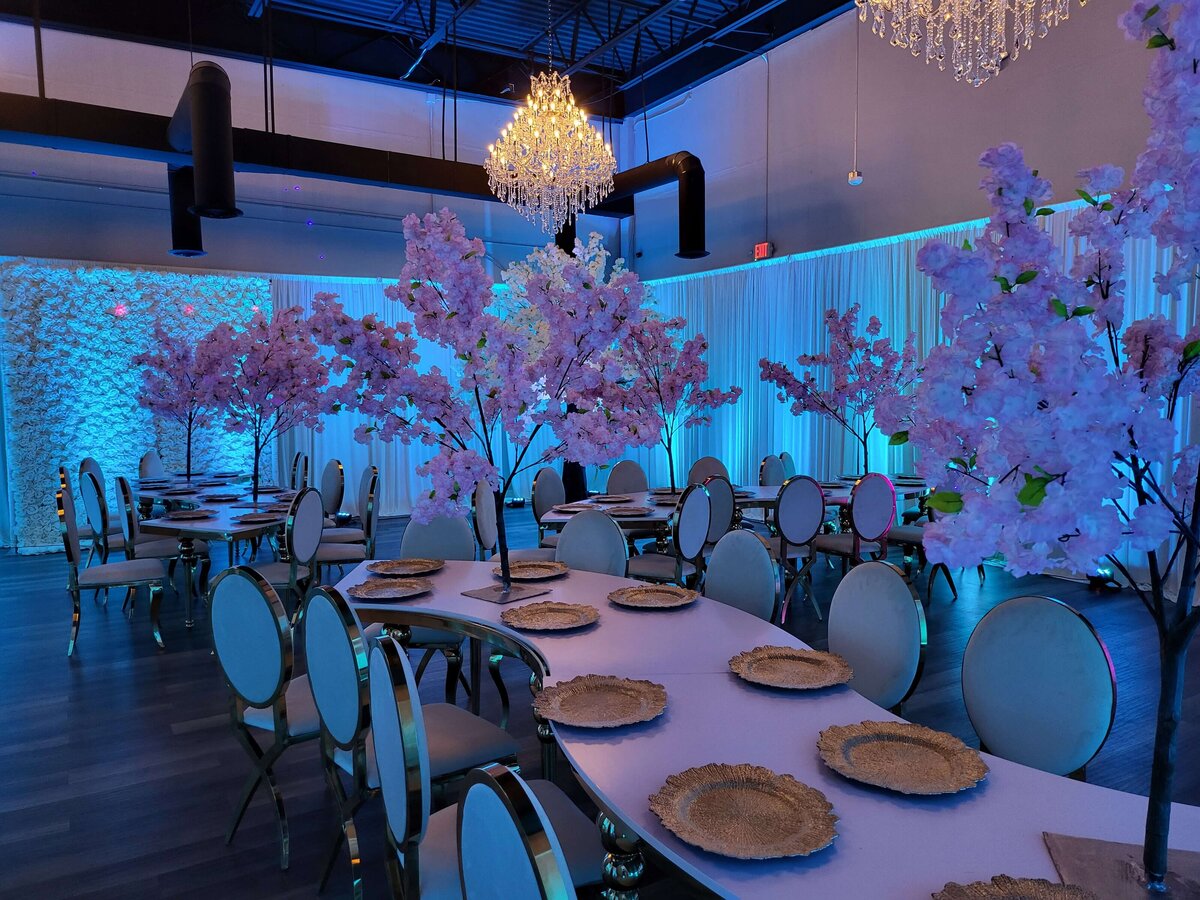 Serpentine table rental top
