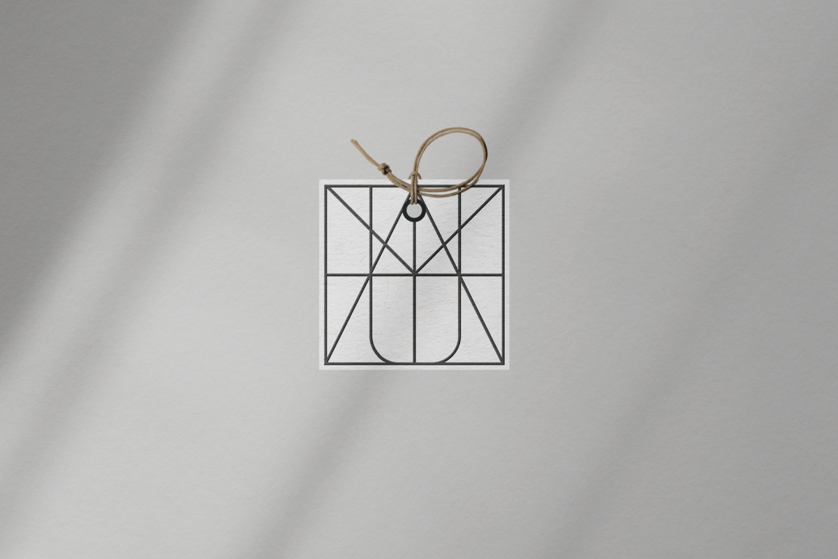 MM Logo Tag