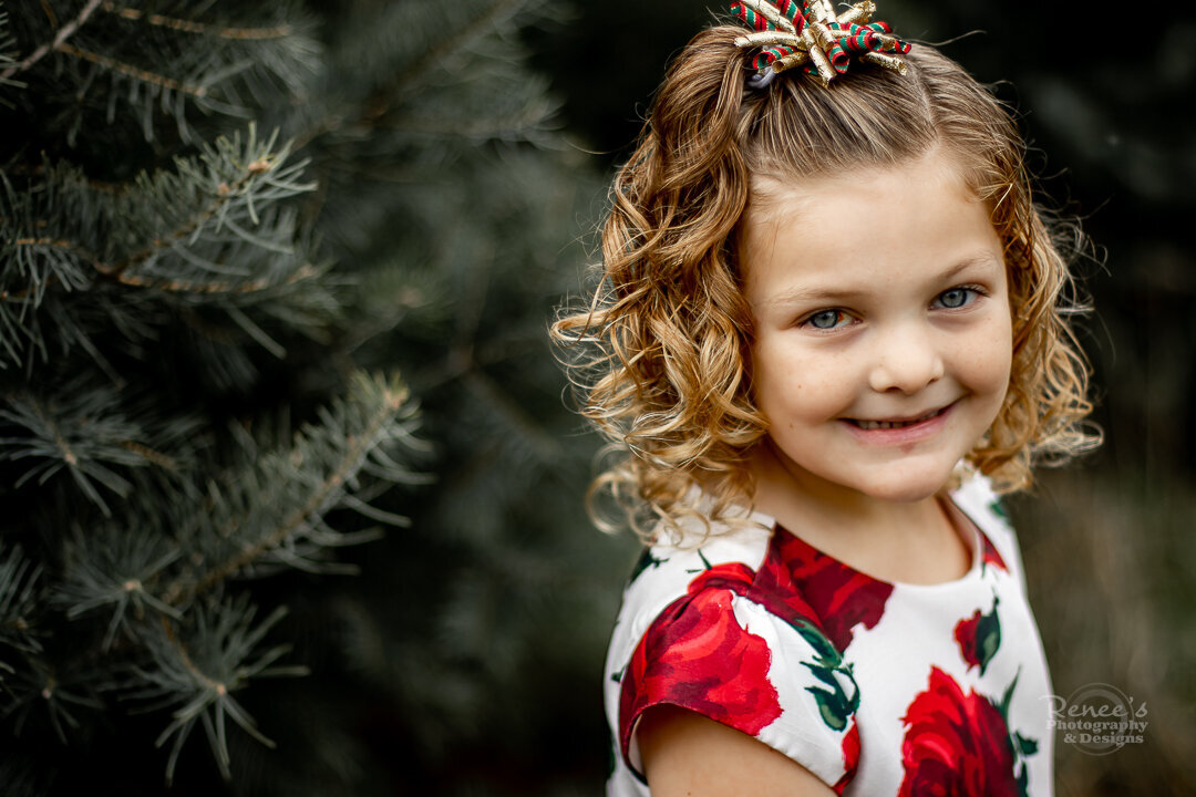 renees-photography-and-designs_christmas-tree-farm_family-children-photoshoot_new-river-valley_blue-ridge-mountains-sm-1675