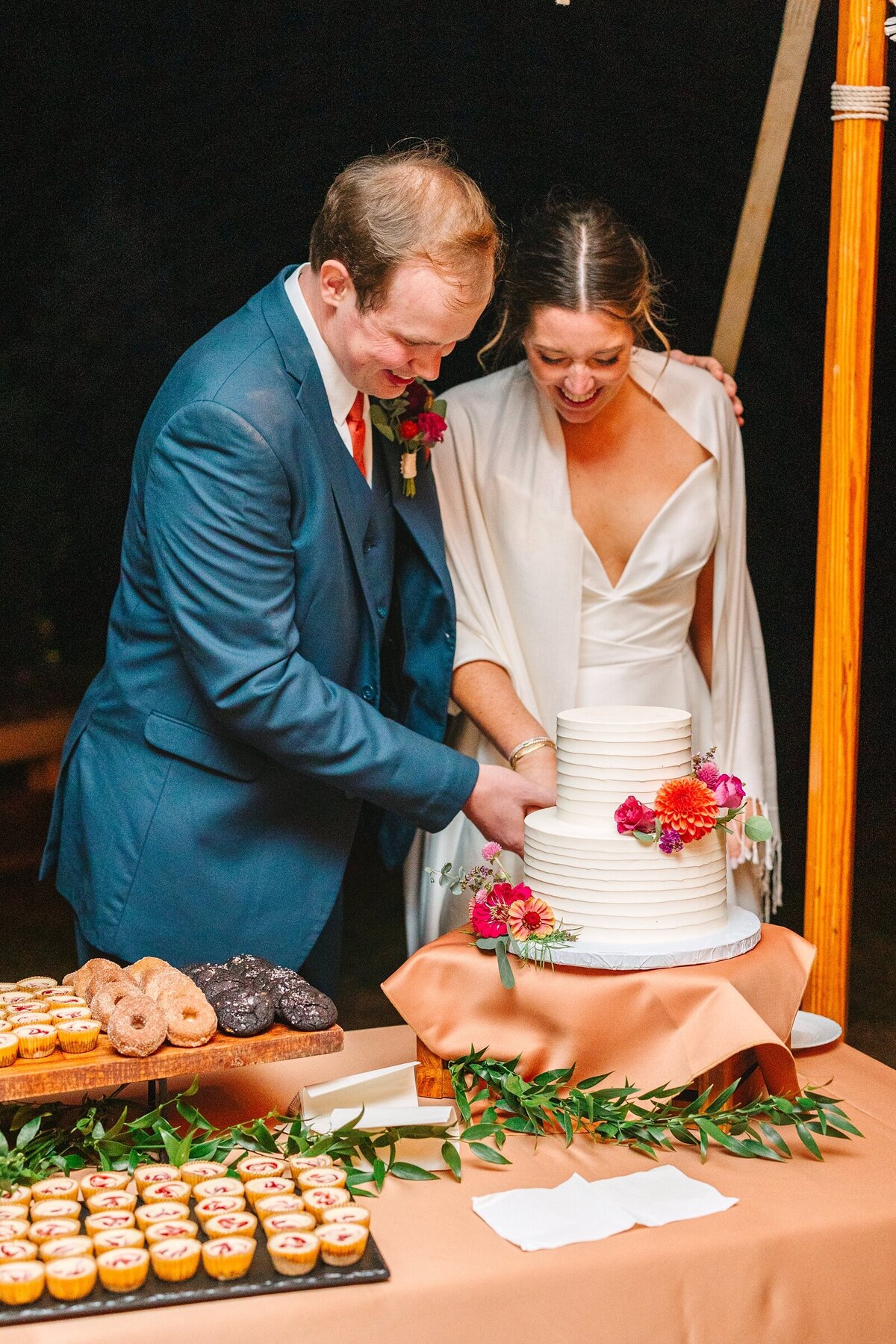 Live_Well_Farm_Colorful_Fall_Wedding_Harpswell_Maine_Photography_0099