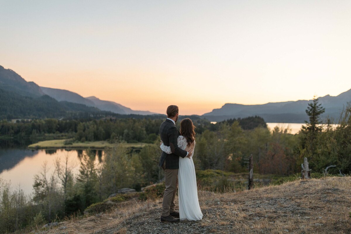 columbia-river-gorge-elopement-government-cove-oregon-103