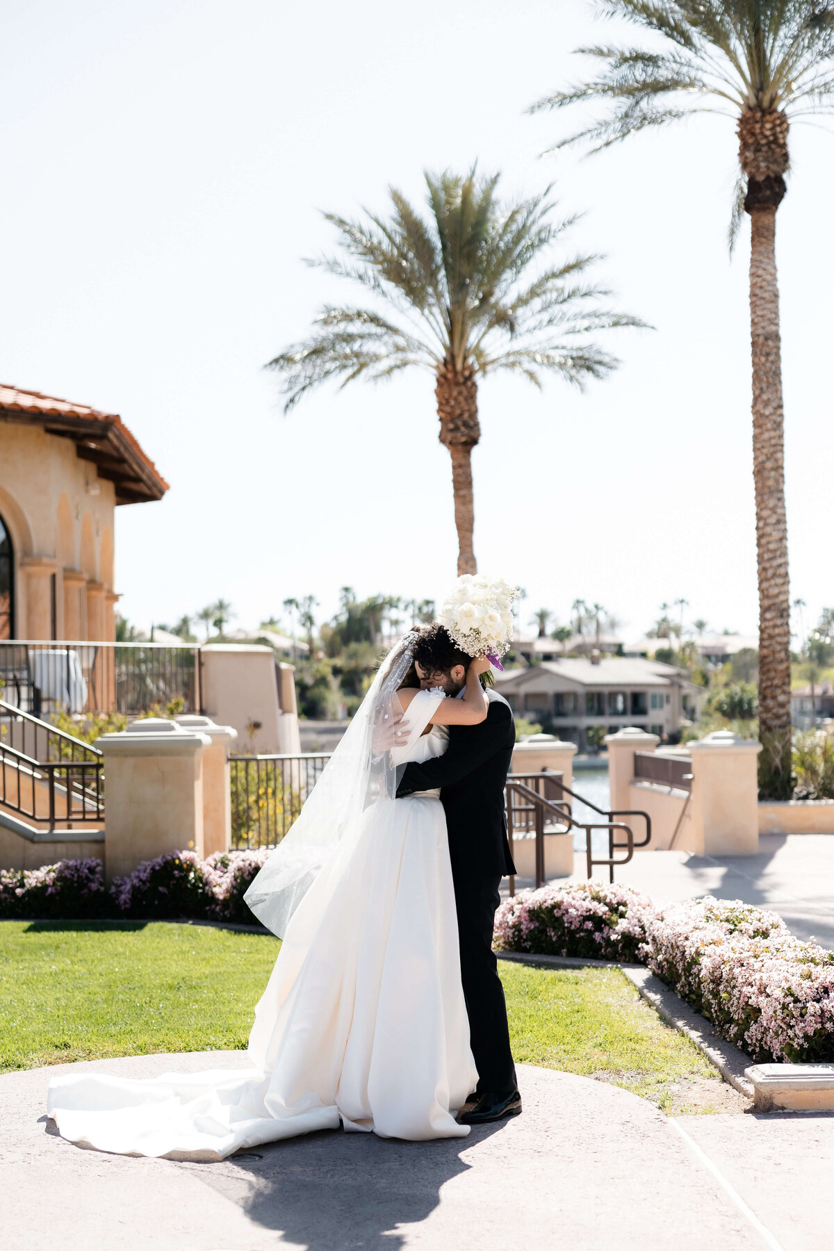 28_riskyexposure_marley-simon_las-vegas-elopement-photography
