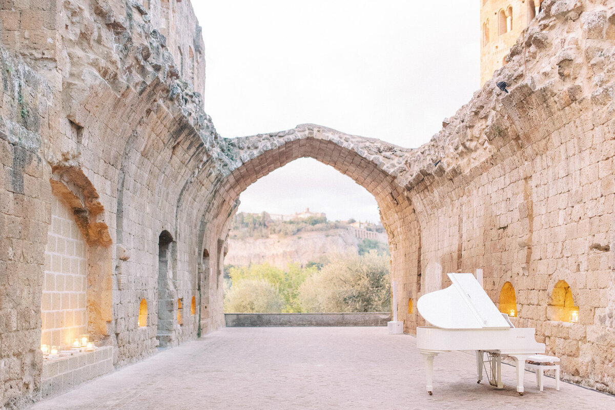 Maïlys Fortune Photography Husband Wife Wedding Weddings Photography France Switzerland Italy Timeless Dreamy Imagery Bilingual French English Destination Weddings Destination Wedding Provence French Riviera Paris Lake Como Tuscany143