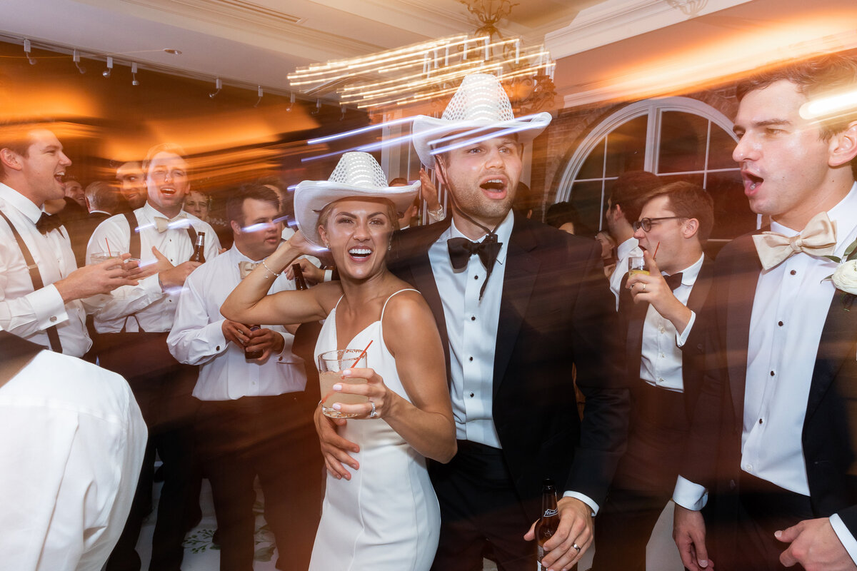 Hunter & Allison wedding sneak peeks 2024. Bella Faith Photography 57