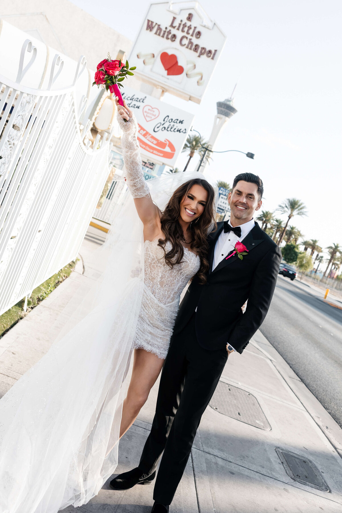 50riskyexposure_alexis-tyler_las-vegas-elopement-photography