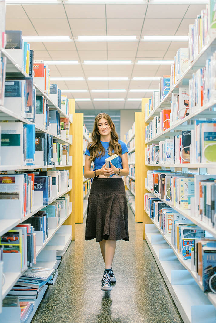 cs-02-oak-park-library-senior-photos
