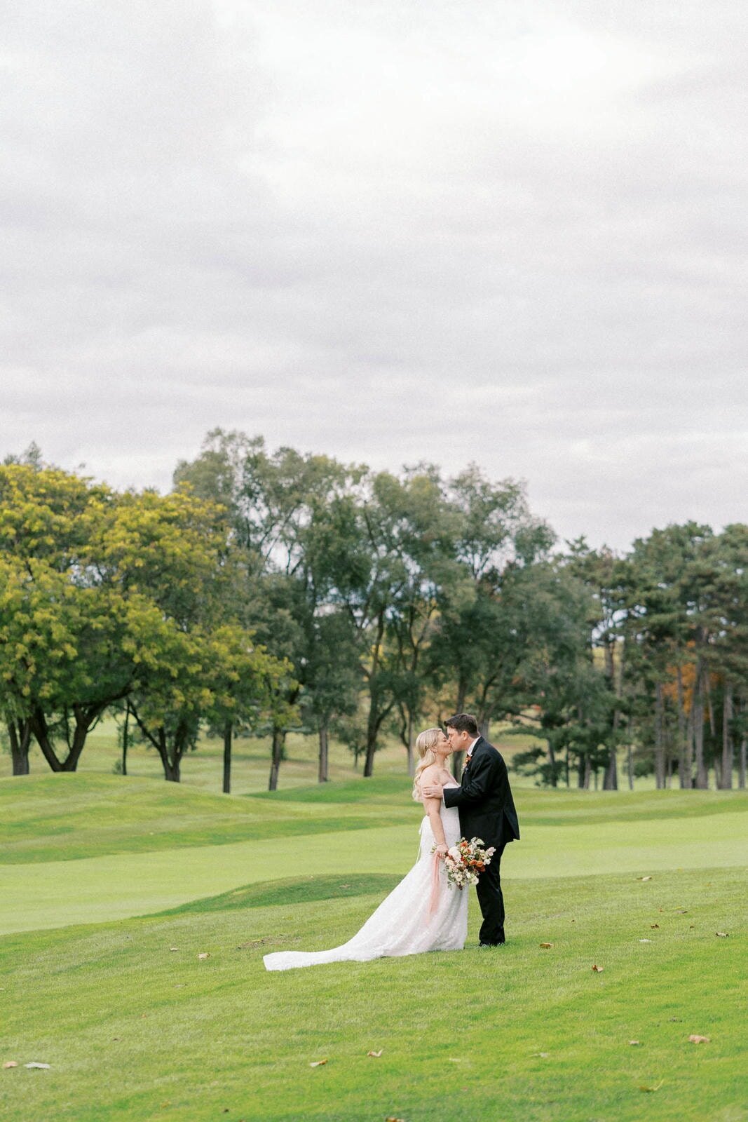 W5-Wedding-in-Oakville-Golf-Club-Shane-and-Katy-2023-10-14-2500px-1133
