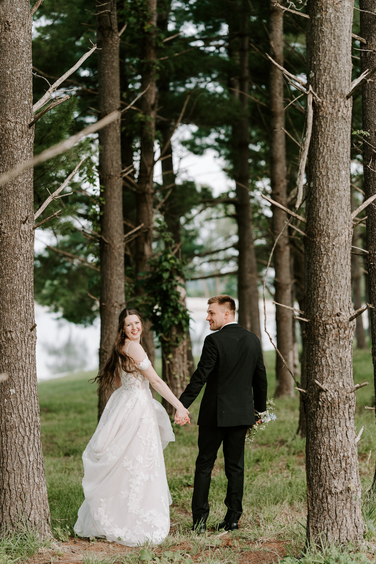 kraber-the-gathering-grounds-iowa-wedding-51