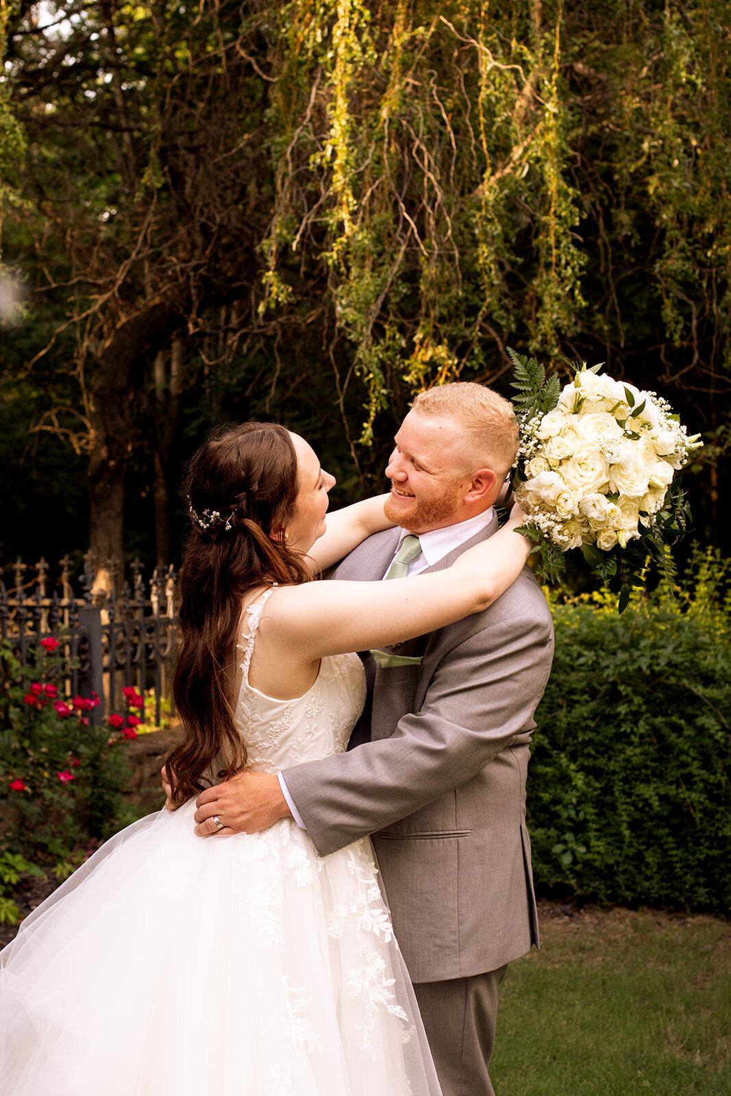 northwest-arkansas-wedding-photographer-couple-portrait