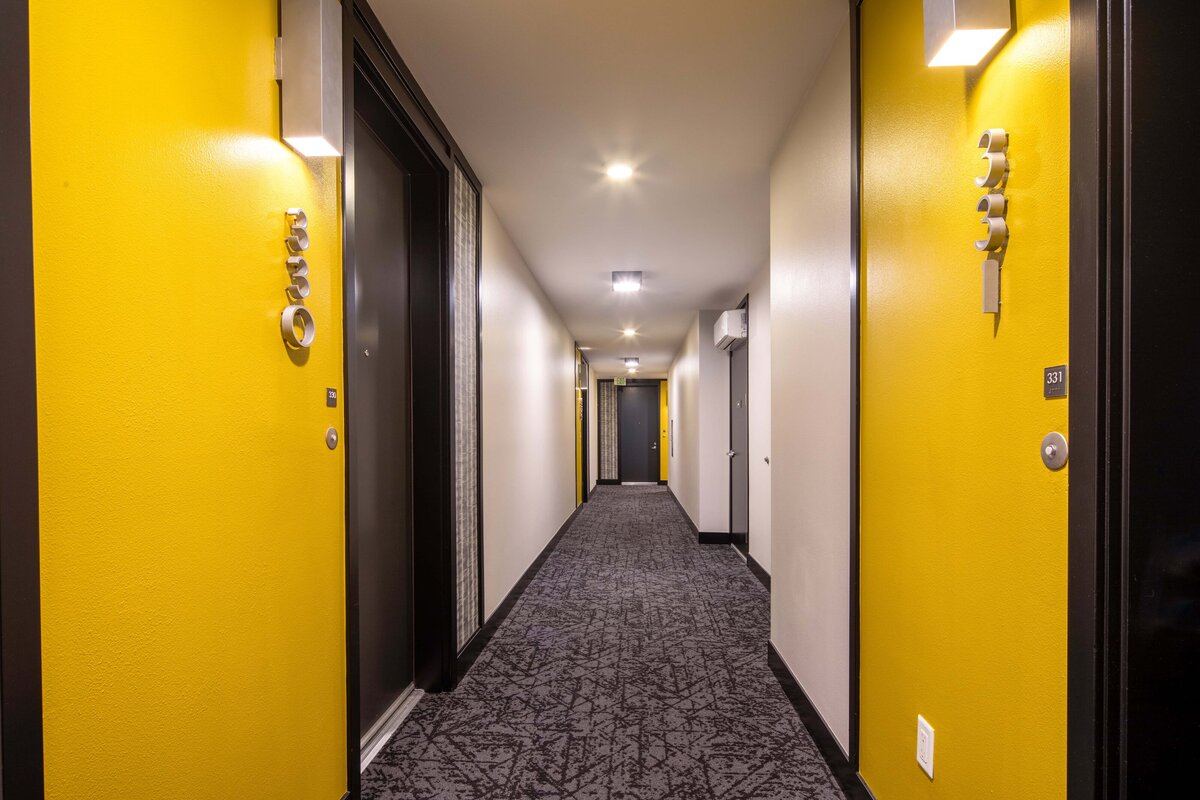 GS_LC_Ph_V_Hallway_II