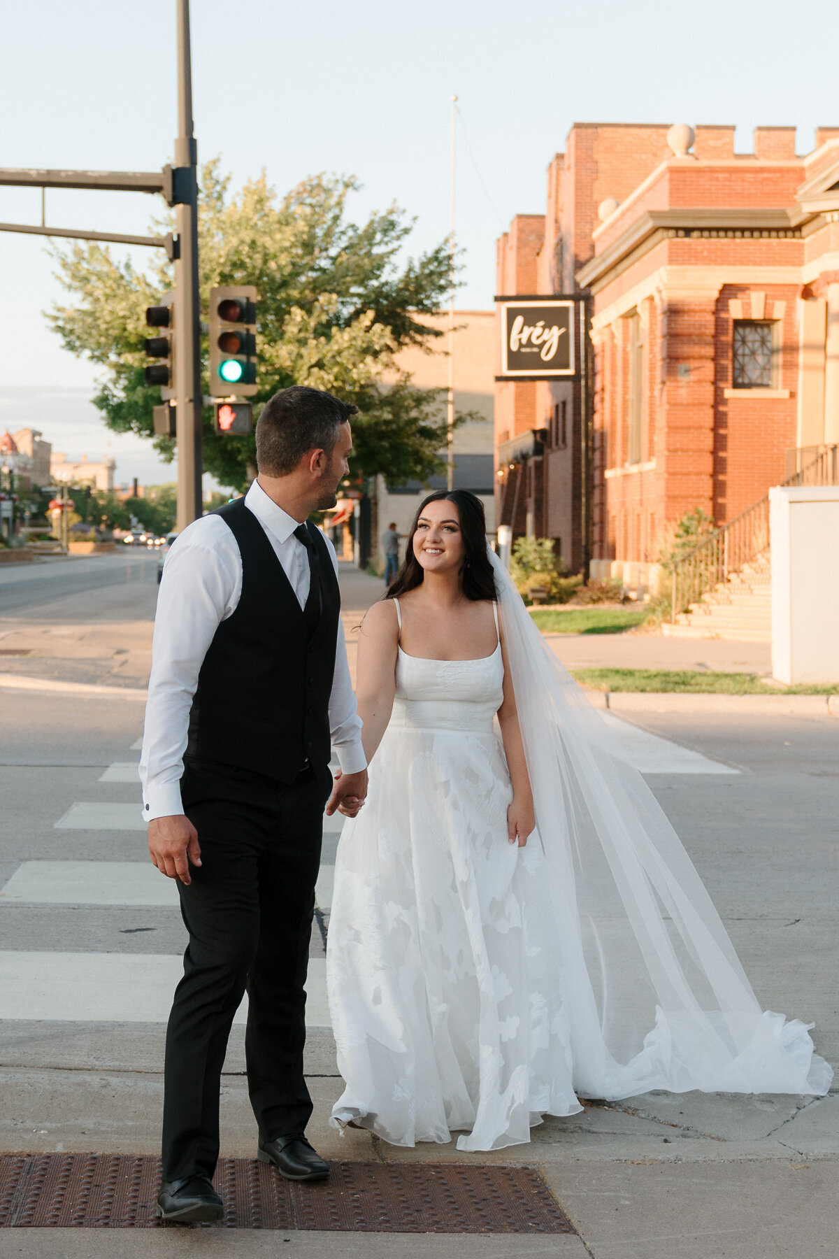 P+T-Minnesota Wedding Photographer-The Capitol Room-St. Peter, MN-34