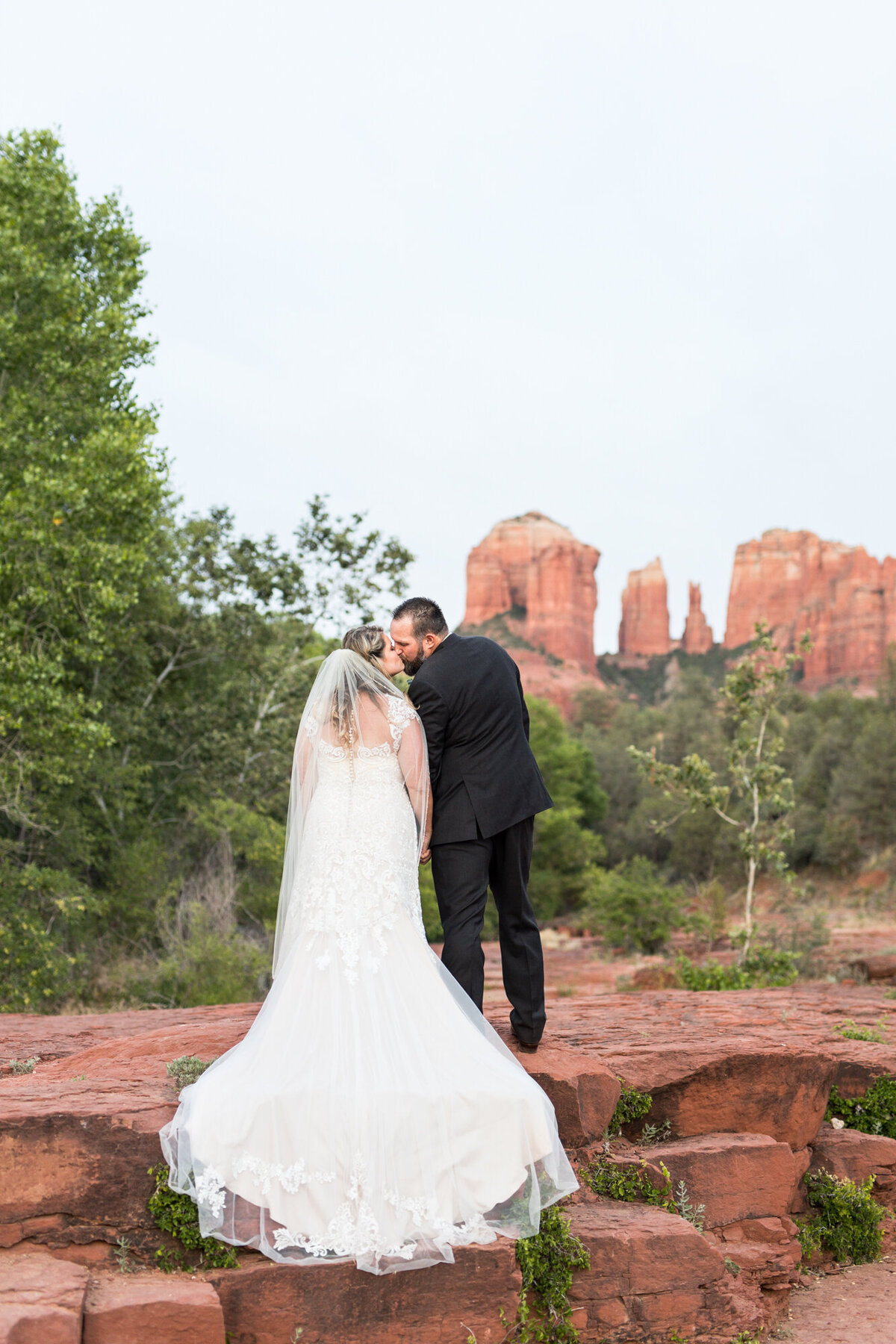 Sedona Arizona elopement photography by Brooke & Doug Photography 043
