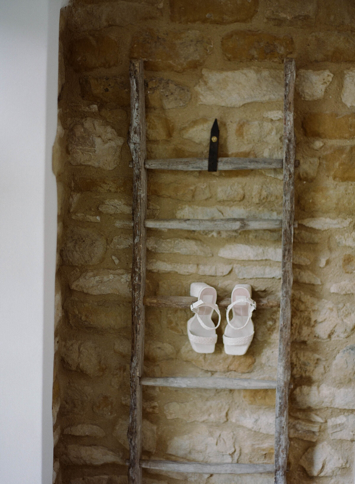 cotswolds-film-wedding-photographer-destination16