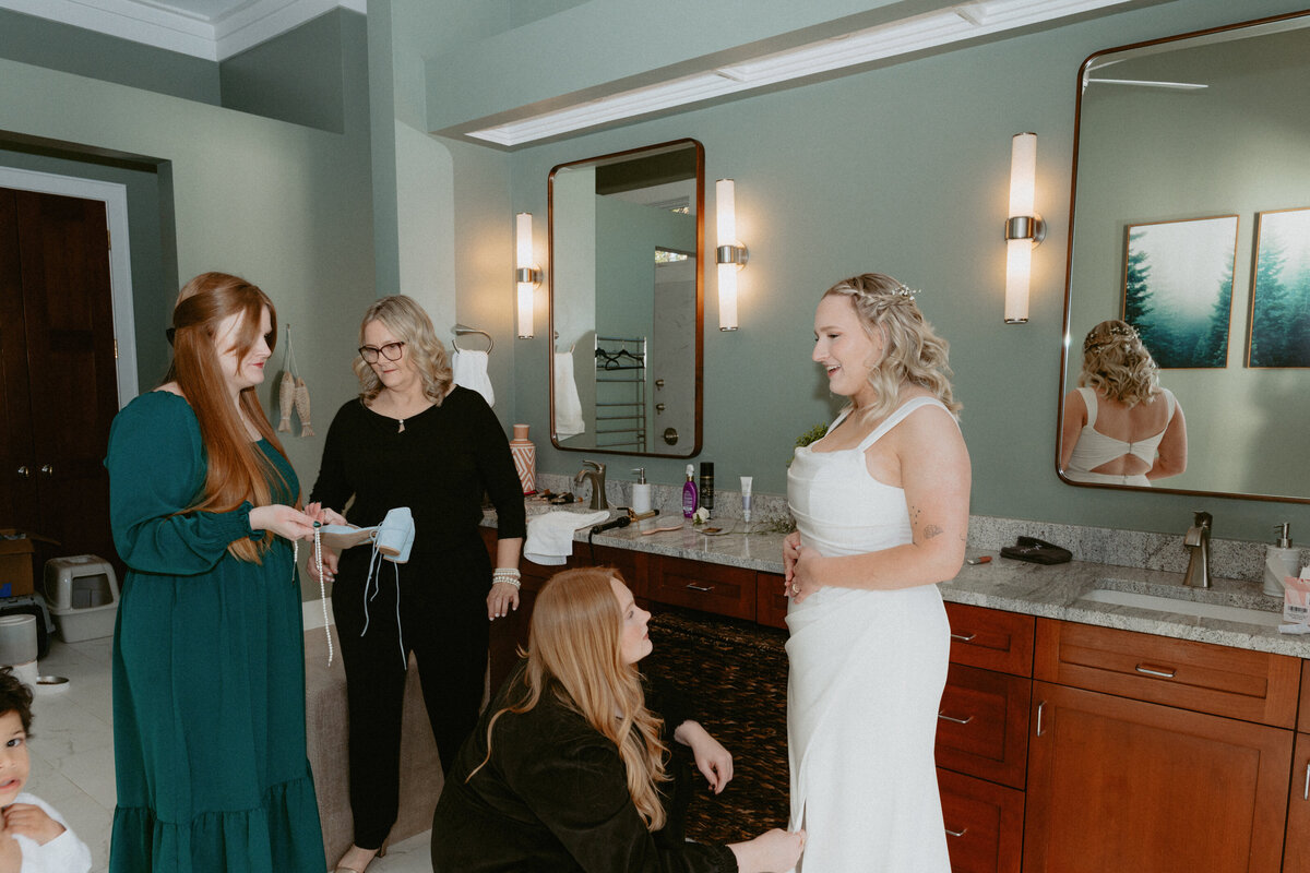 bay-wedding-statesville-NC-elopement-lizarrietaphotography-27