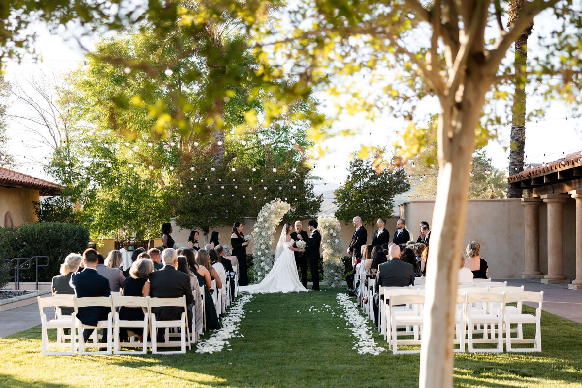 103_riskyexposure_marley-simon_las-vegas-elopement-photography