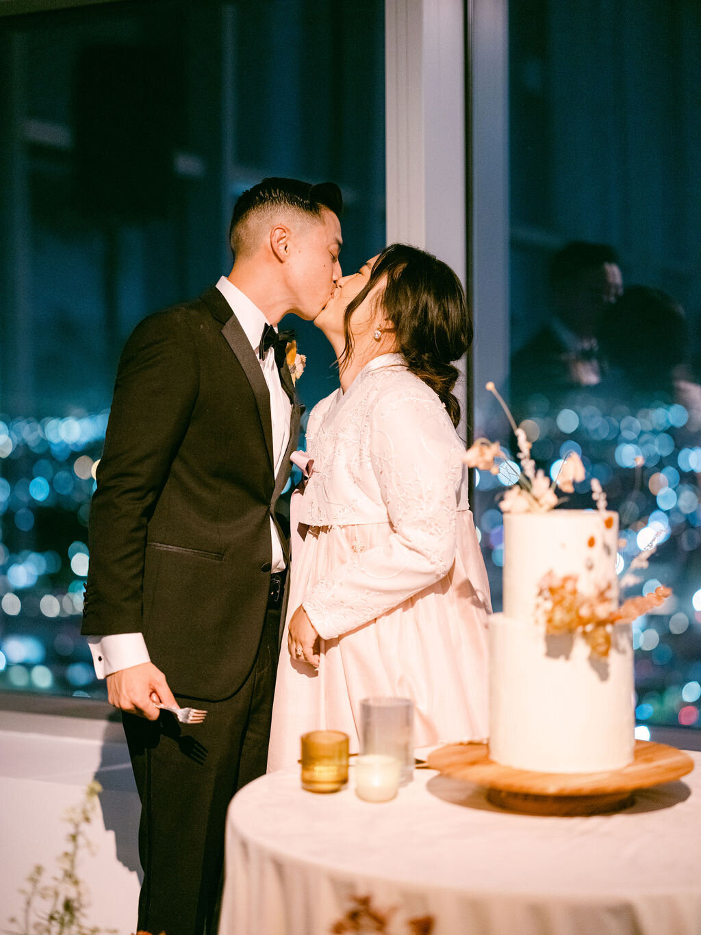RINAANDEDDY_DTLA_LOSANGELESWEDDING_SALLYPINERAPHOTOGRAPHY_CCLWEDDINGS-875