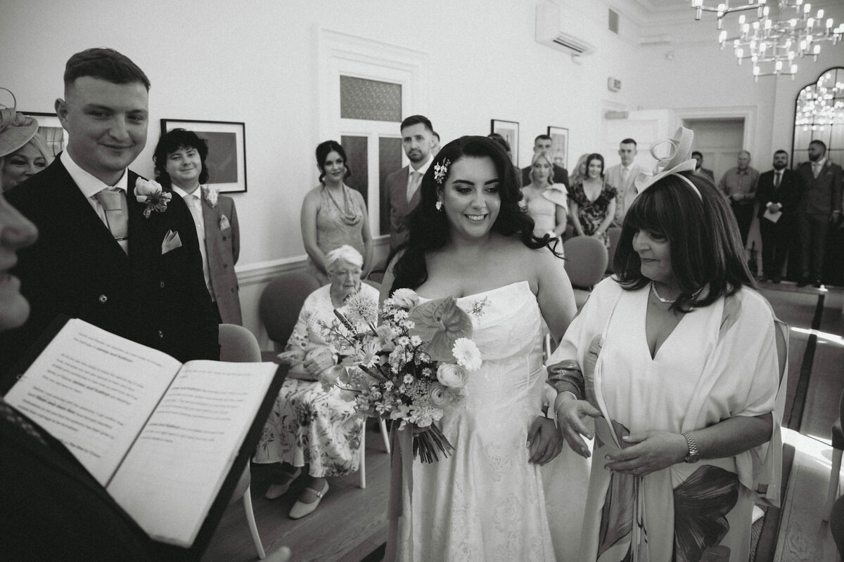 Nicola-Campbell-Romantic-Wedding-Photographer-Scotland-23-Montrose-Street-Katy&James-44