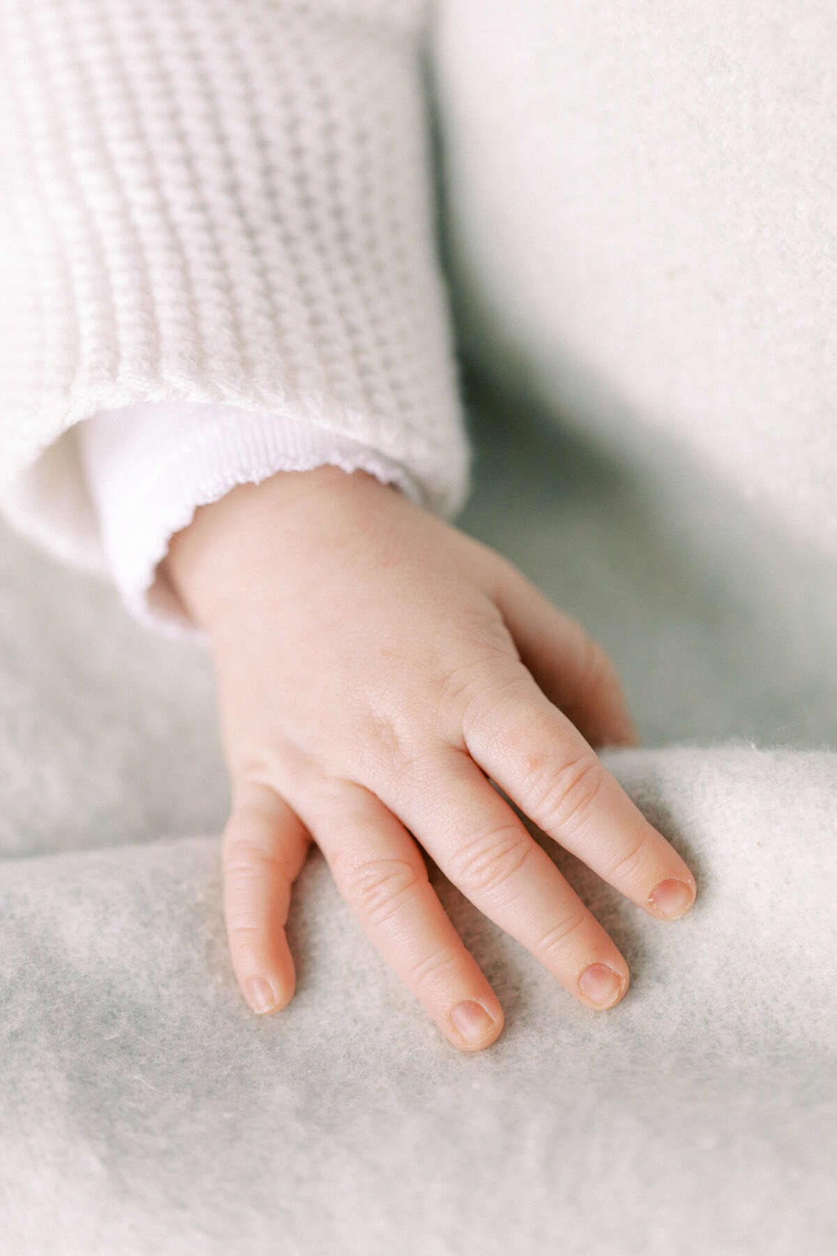 geneva-family-lifestyle-photographer-maternity_40