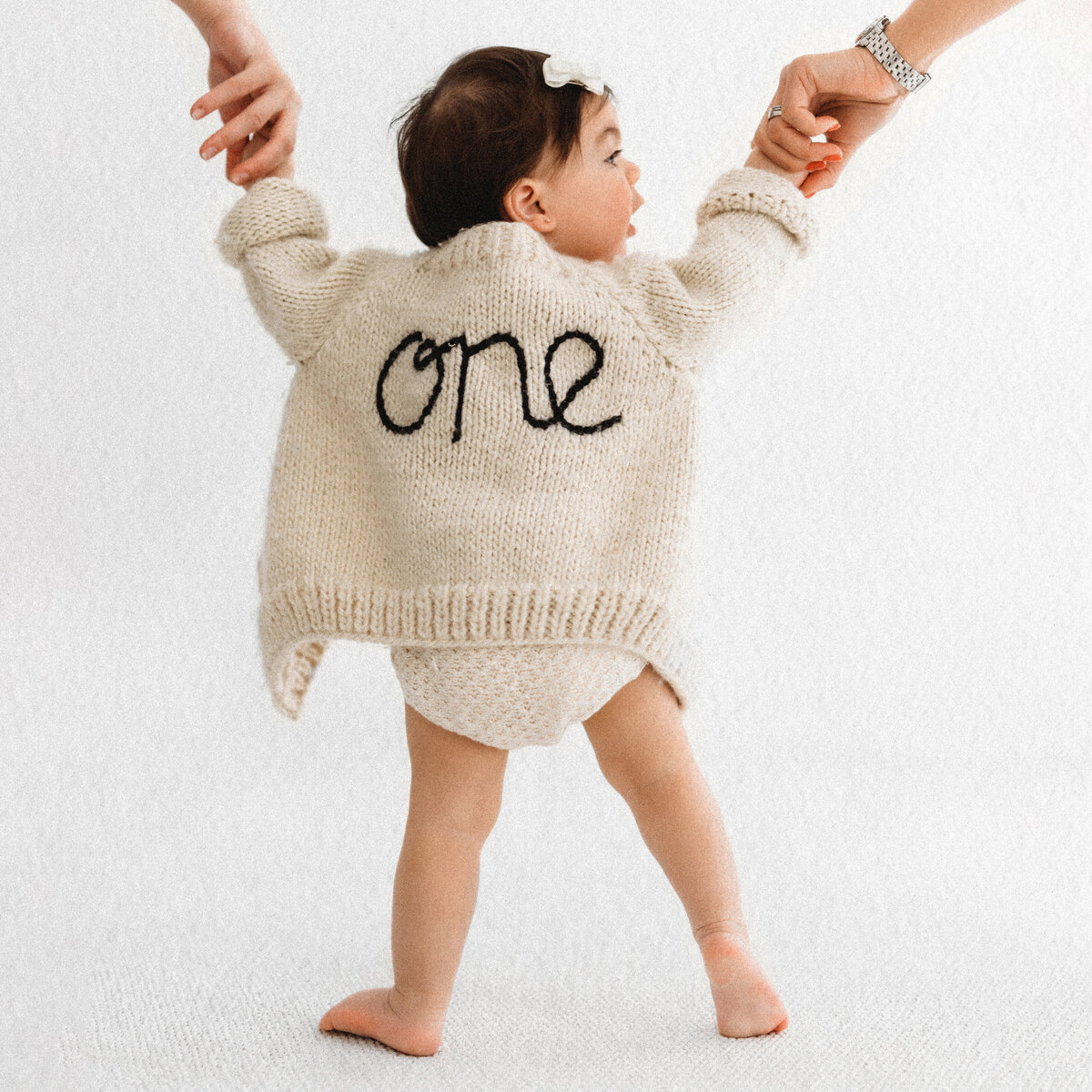 LittleWhitePhotography-Cake-Smash-2