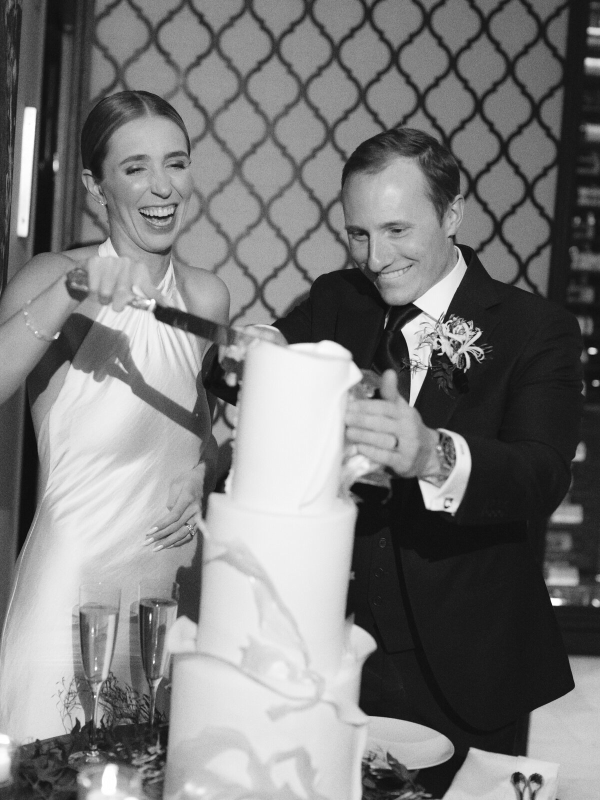 hotel-bel-air-wedding-modern-cake-cutting