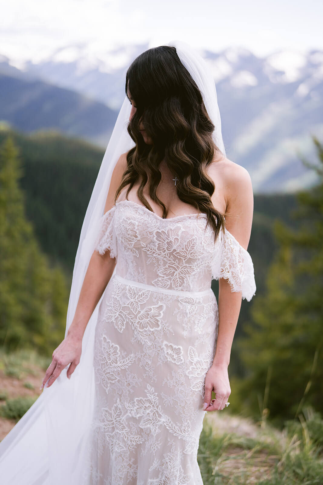 sharron-ian-aspen-mountain-club-wedding-bridal-portaits-4