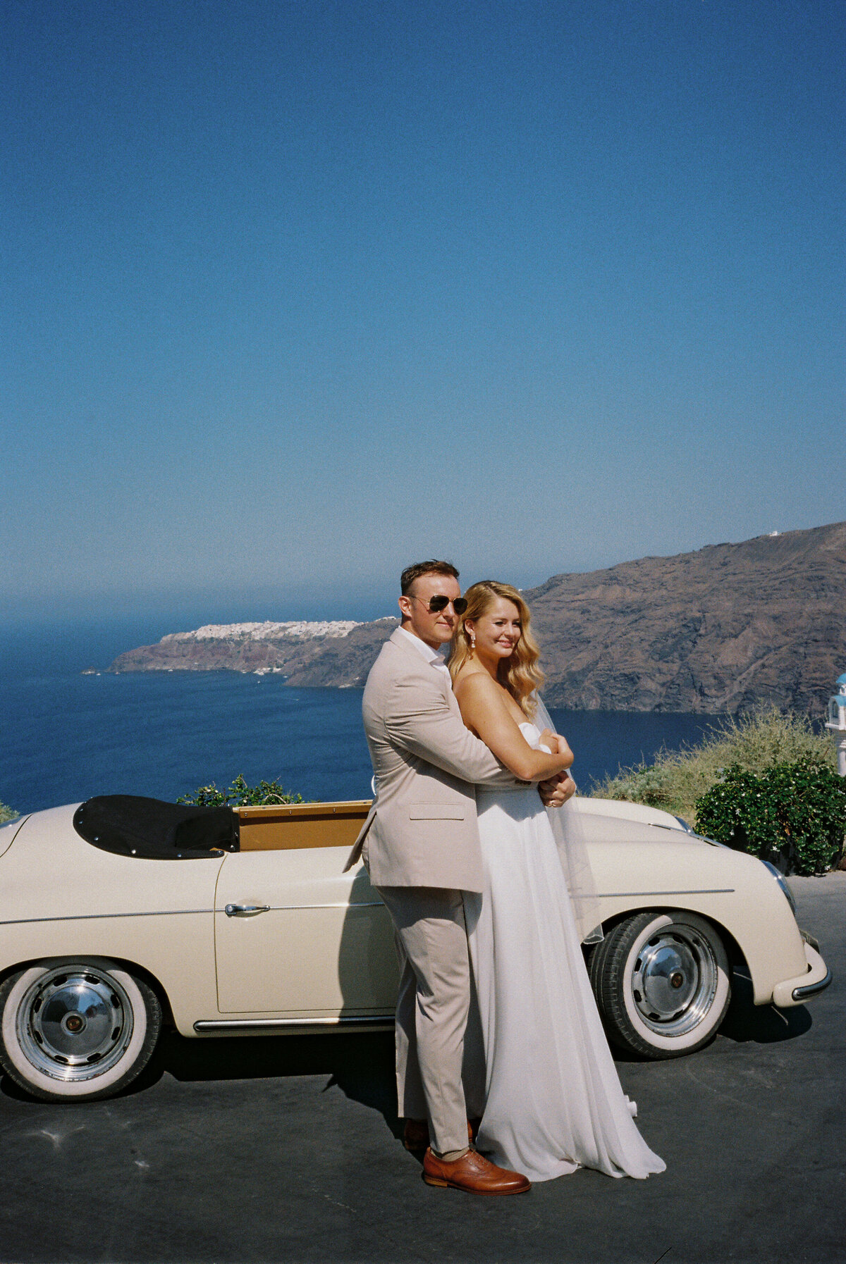 santorini-summer-elopement-film-greece-island-elegant-timeless-vintage-36