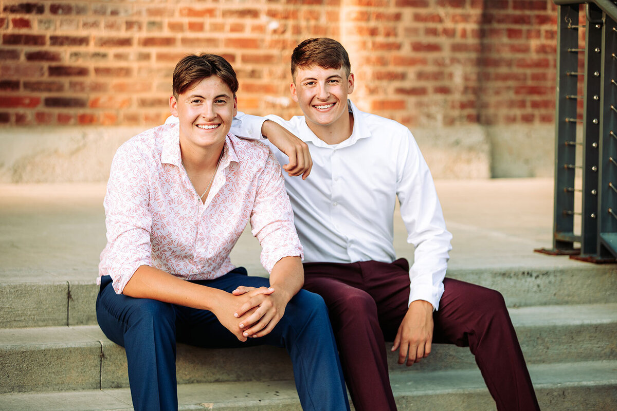 senior-siblings-photography-session-urban-01