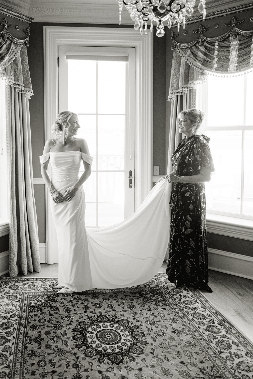 Wedding_Chanler Cliff Walk_Newport Mansions_RI__61HBP_5524©HilaryBlock