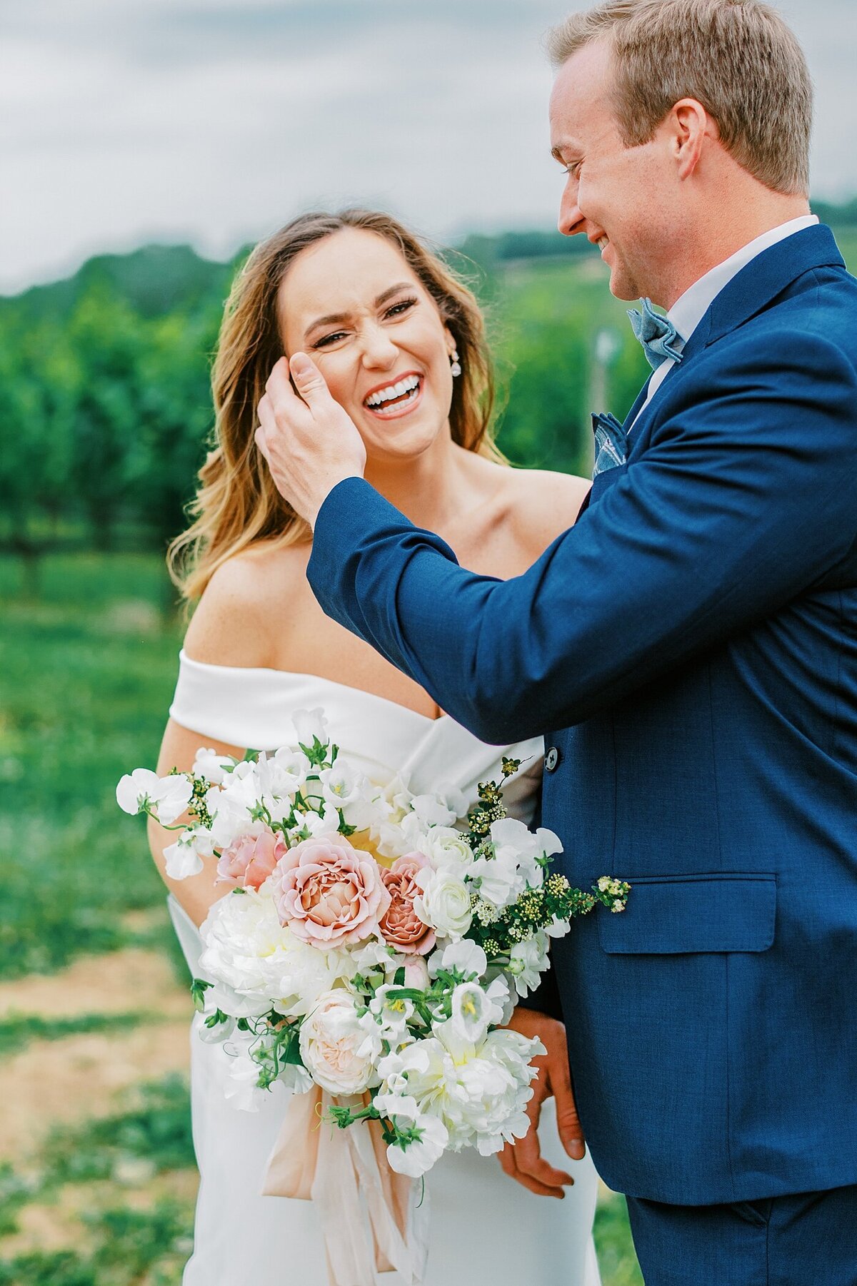 Stone-Tower-Winery-Virginia-East-Coast-Wedding-Photographer-Lauren-R-Swann-photo_0187-photo