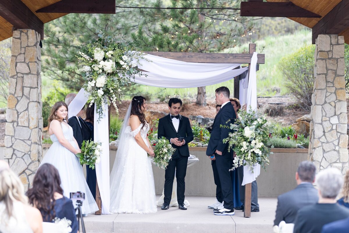 wedding ceremony flowers