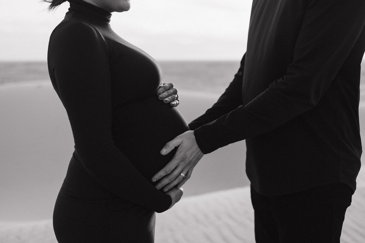 arizona-maternity-photo-with-husband-1