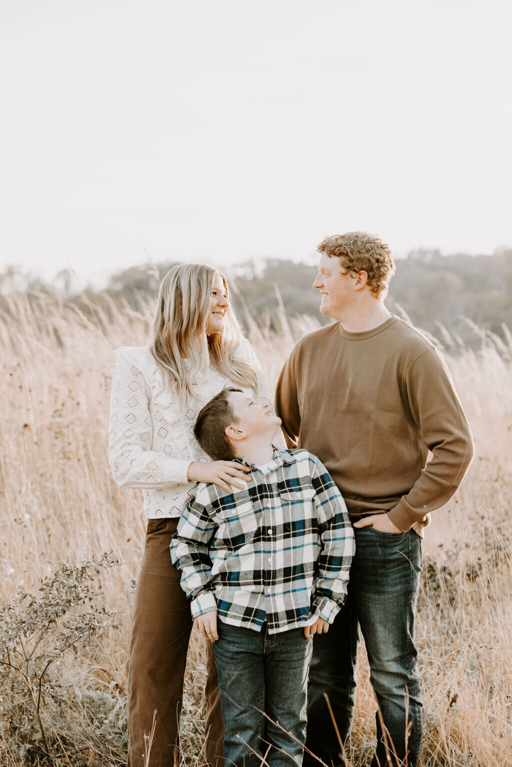 christina_ney_photography_wedding_engagement_lifestyle_photographer_dubuque_iowa_wedding_planning_assistance_adventurous_bold_laidback Family Photography1