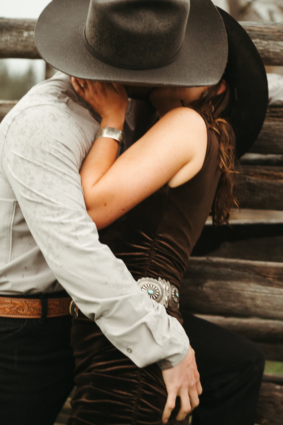 presley-gray-photo-montana-western-style-engagement-4108