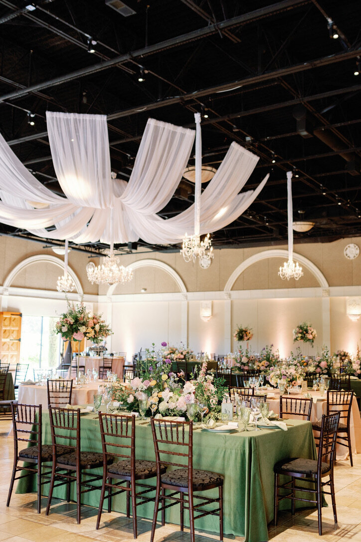 luxury wedding, kings tables, tall arrangements, low centerpieces