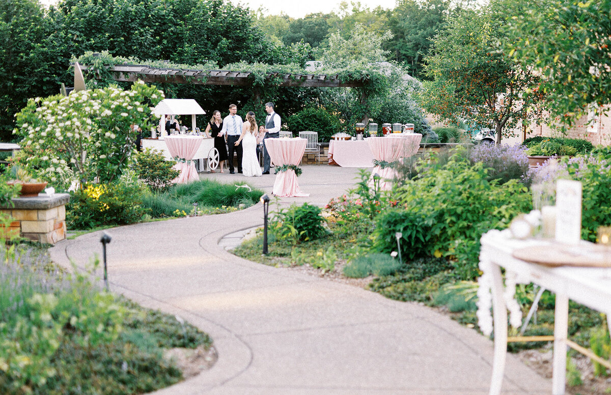Lila & Rob Wedding_Kingwood Center Gardens-802